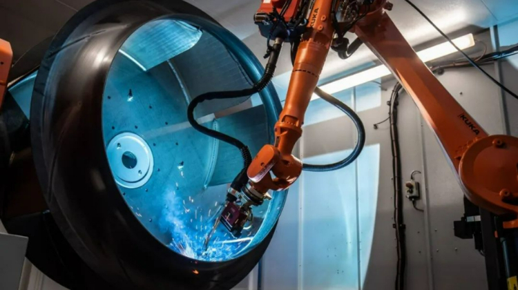 工業(yè)機器人“四大家族”:搶占萬億自動化改造